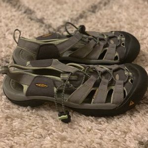 Keen water/hiking shoes